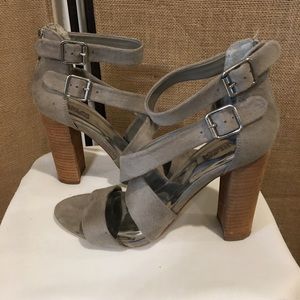 “CARLOS BY CARLOS SANTANA” WOMEN'S LAURA STRAPPY HEELED SANDAL – SZ 9